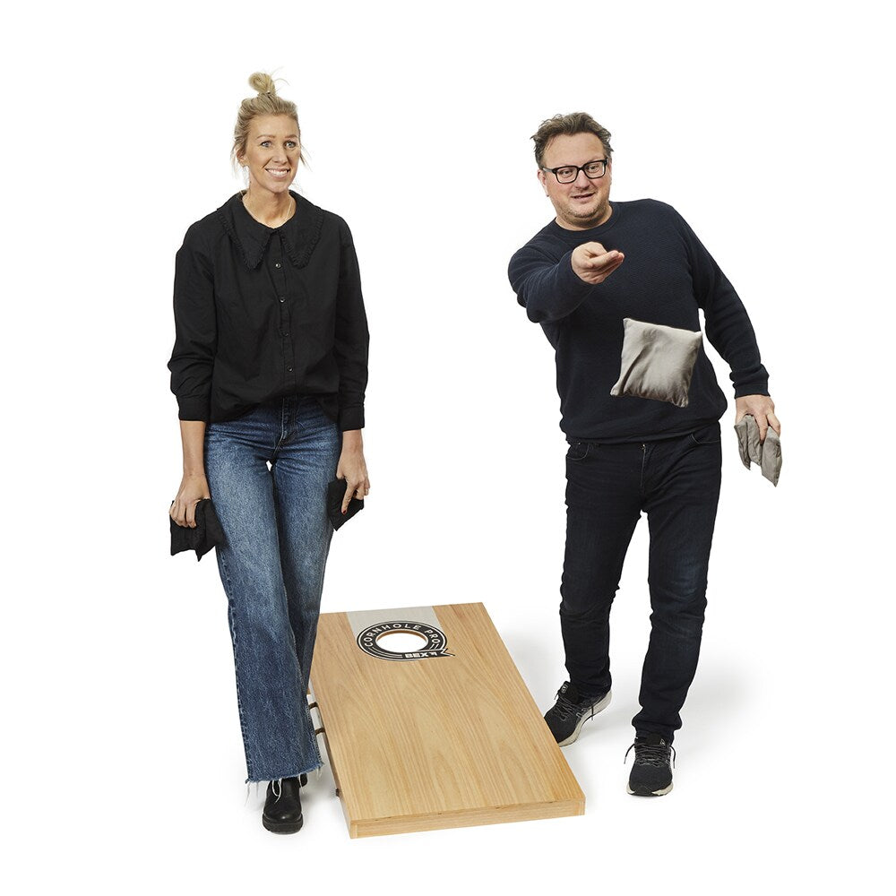 Spelar Bex Cornhole Pro – komplett set med två spelbrädor och åtta kastpåsar
