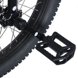 Närbild på pedalerna på Club Trials 19″ trialenhjuling, utformade för optimal kontroll och balans.
