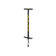 Svart Qu-Ax hoppstylta (Pogo Stick) med gul logotyp, avsedd för användare som väger 55–80 kg
