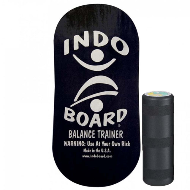 Indo Board balansbräda i svart/mörk design med vit logotyp och text, komplett med den svarta Original Roller