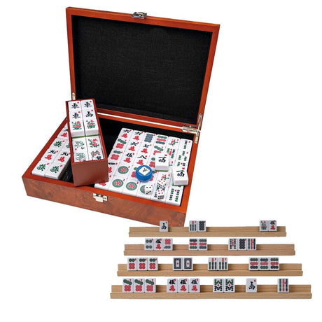 Mah Jongg-spel med öppen låda, spelbrickor och hållare uppställda