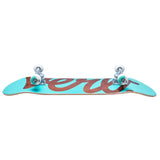 Verb Script komplett skateboard – sidovy av undersida med truckar och 52 mm hjul