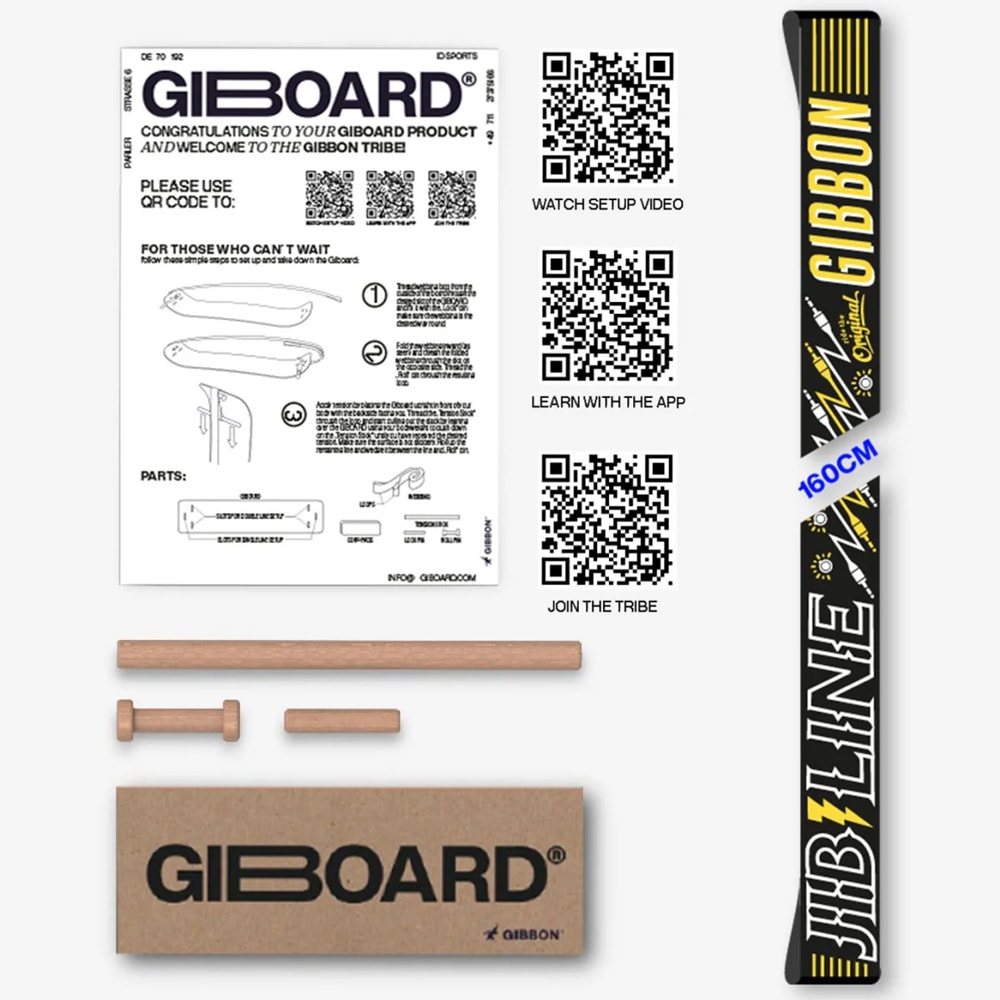 Innehåll och instruktioner för Giboard, visar delarna (träpluggarna), Gibbon Jibline slackline (160 cm) och manualen med tre QR-koder